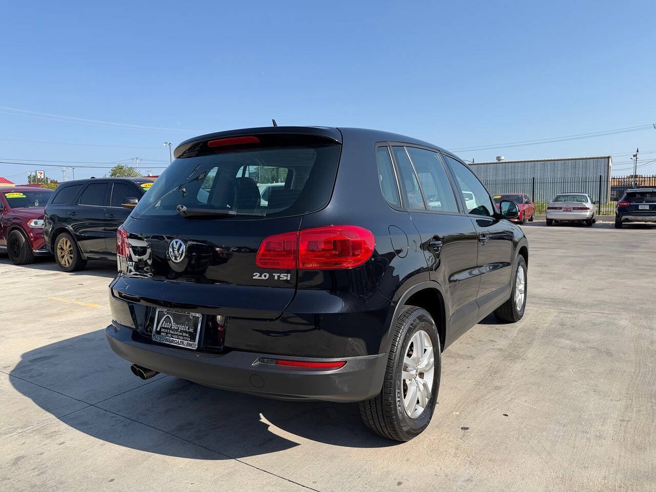 Used 2013 Volkswagen Tiguan S FWD image 3