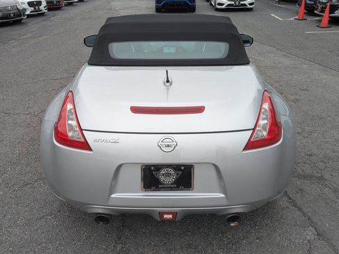 Used 2010 Nissan 370Z Touring w/ Sport Pkg RWD image 8