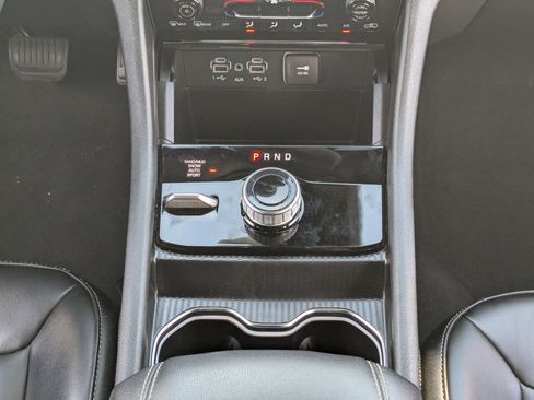 Used 2024 Jeep Grand Cherokee Limited image 19