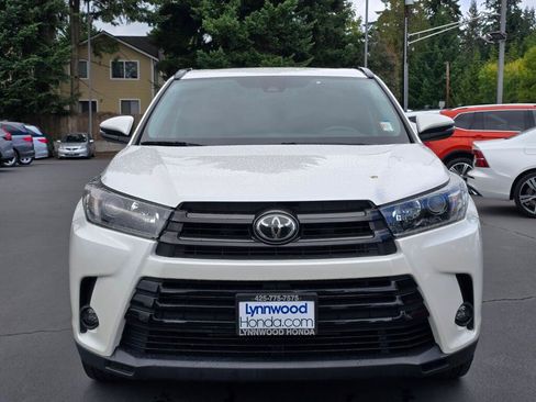 Used 2019 Toyota Highlander SE AWD/4WD image 9