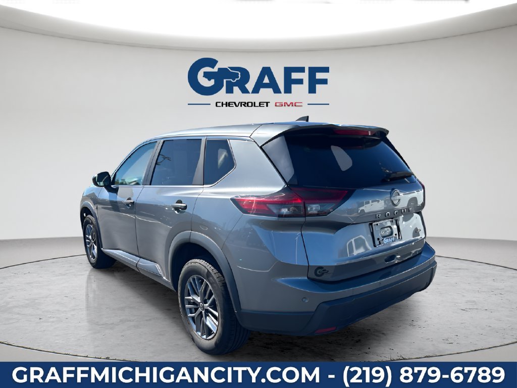 Used 2024 Nissan Rogue S AWD/4WD image 3