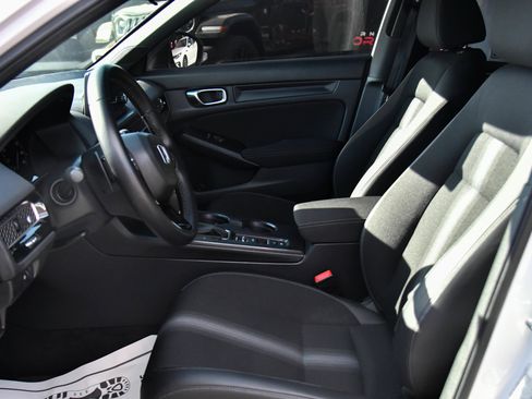 Used 2025 Honda Civic Sport image 16