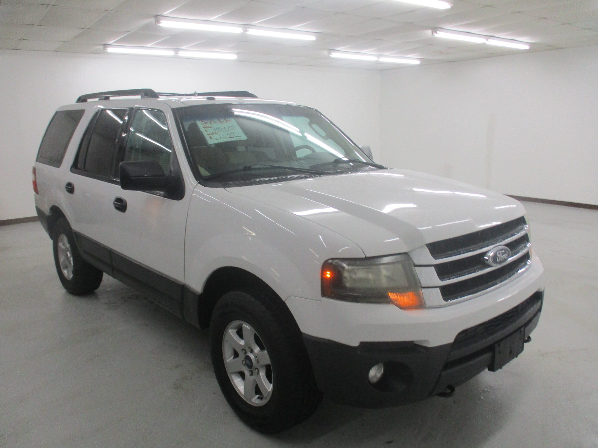 Used 2016 Ford Expedition XL AWD/4WD image 1