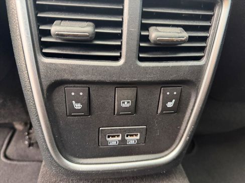 Used 2020 Chrysler 300 Limited image 26