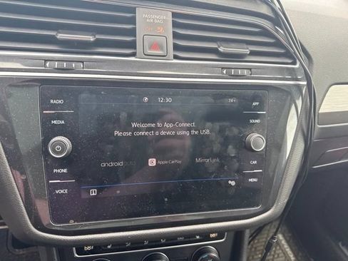 Used 2020 Volkswagen Tiguan SE R-Line FWD image 19