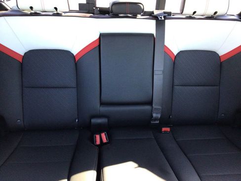 Used 2024 GMC Canyon AT4X image 15