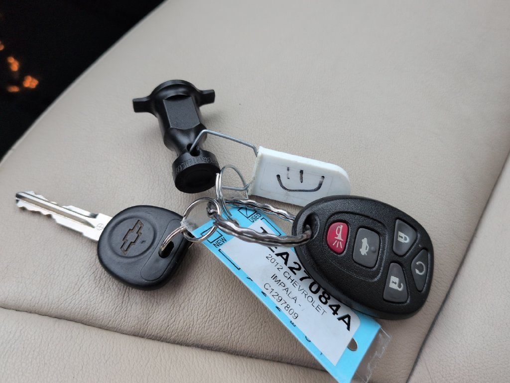 Used 2012 Chevrolet Impala LTZ FWD image 31