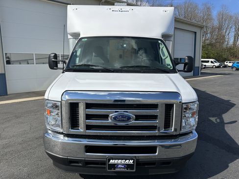 Used 2024 Ford E-450 and Econoline 450 Super Duty w/ Interior Upgrade Package image 3