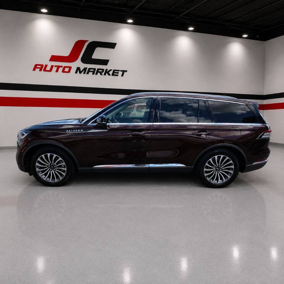 Used 2020 Lincoln Aviator Reserve w/ Equipment Group 201A RWD image 2
