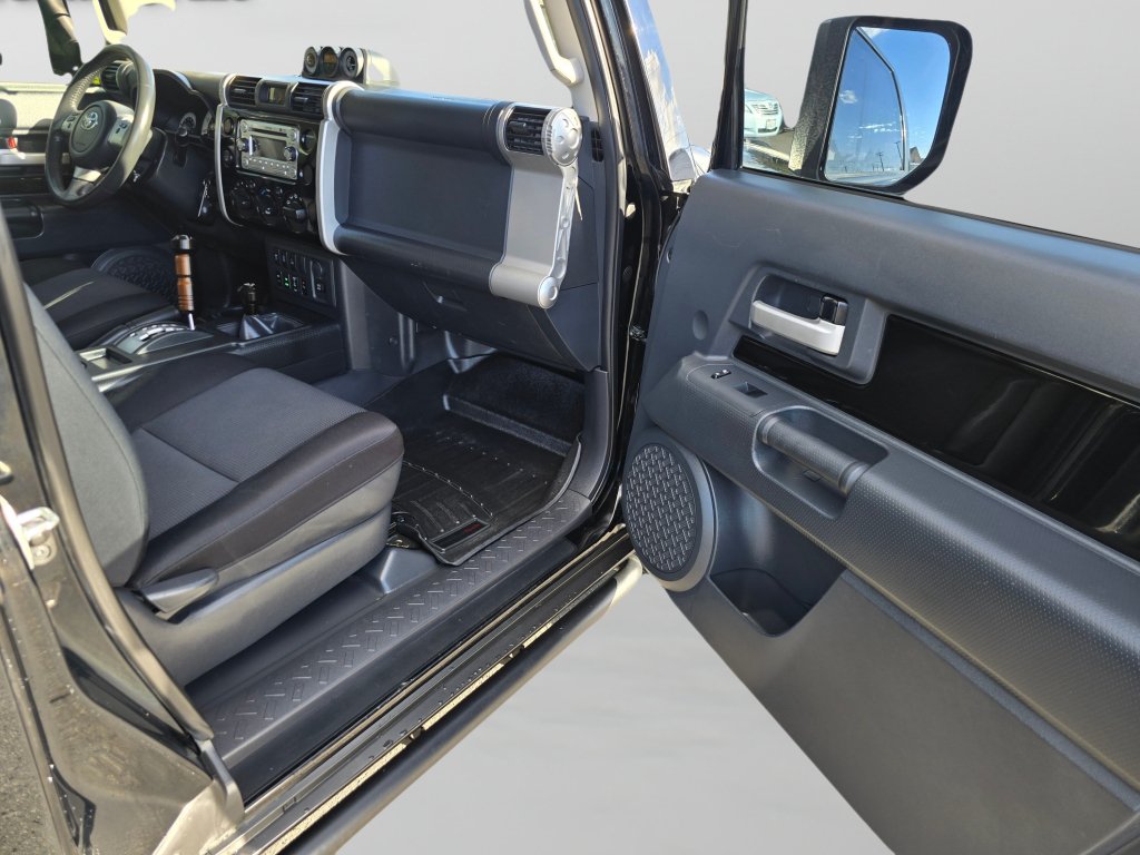 Used 2014 Toyota FJ Cruiser 4WD w/ Upgrade Package image 26