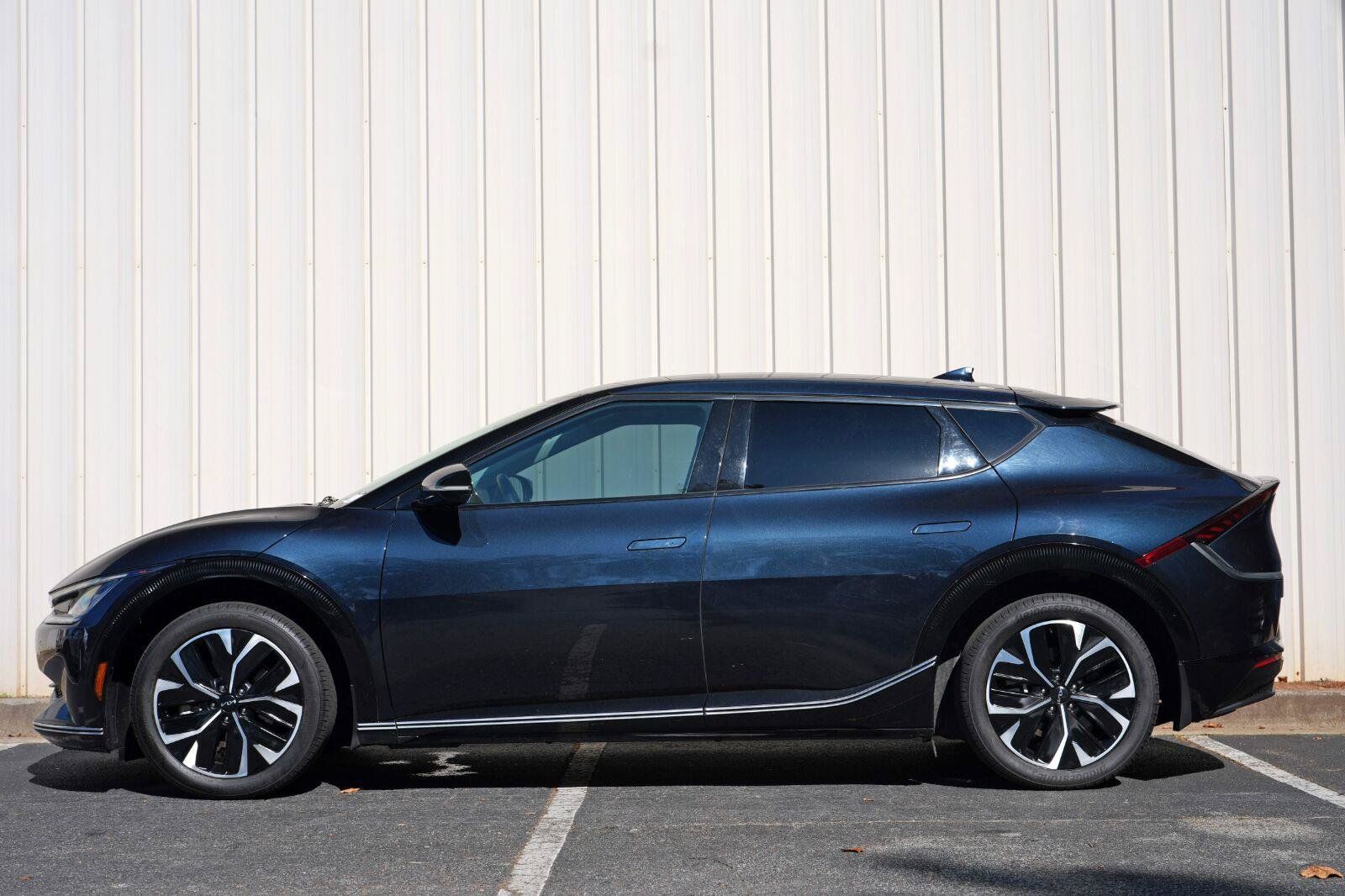 Used 2022 Kia EV6 Wind RWD image 9