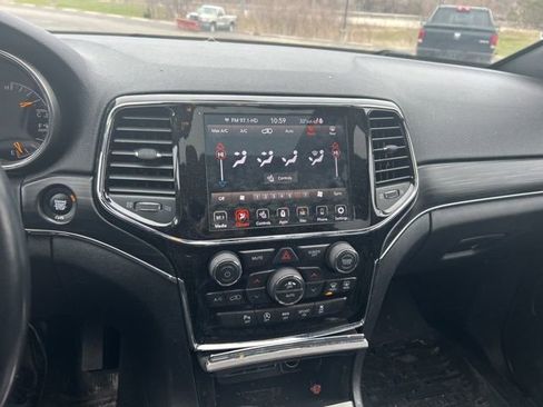 Used 2020 Jeep Grand Cherokee Limited image 11