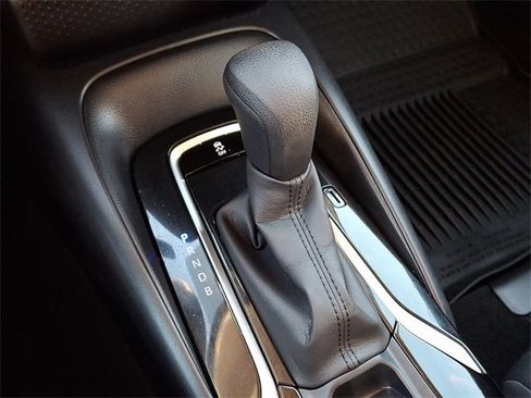 Used 2022 Toyota Corolla LE image 14