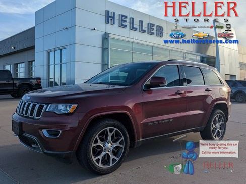 Used 2018 Jeep Grand Cherokee Limited AWD/4WD image 1