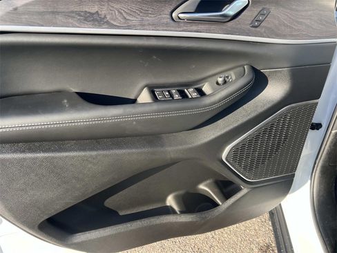 New 2025 Jeep Grand Cherokee L Limited image 11