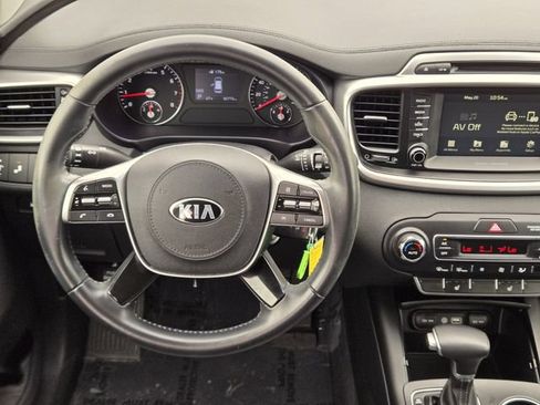 Used 2019 Kia Sorento FWD w/ LX Convenience Package image 24
