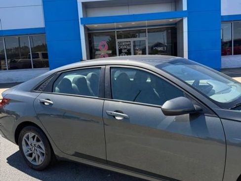 Used 2024 Hyundai Elantra SEL FWD image 7