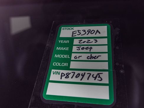 Used 2023 Jeep Grand Cherokee Altitude image 55