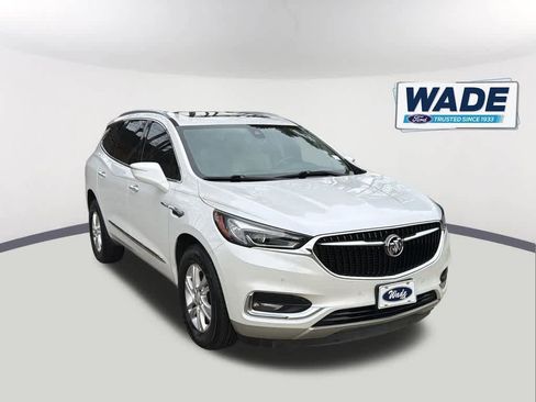 Used 2018 Buick Enclave Premium image 3