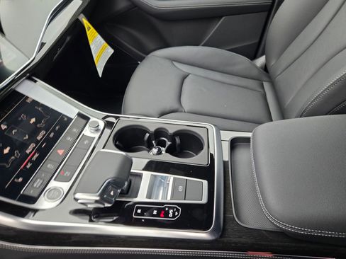 Used 2025 Audi Q7 2.0T Premium Plus w/ Premium Plus Package AWD/4WD image 23