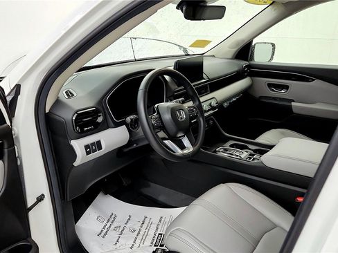 Used 2025 Honda Pilot EX-L image 15