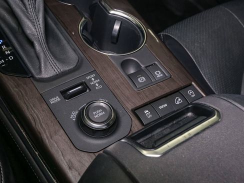 Used 2022 Toyota Highlander Limited AWD/4WD image 36