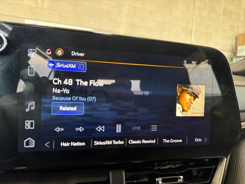 Used 2025 Chevrolet Equinox LT FWD image 19