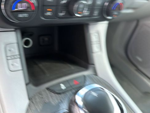 Used 2019 GMC Acadia SLT FWD image 28