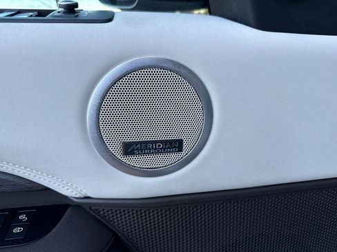 Used 2019 Land Rover Discovery HSE image 47