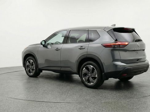 Used 2025 Nissan Rogue SV FWD image 6