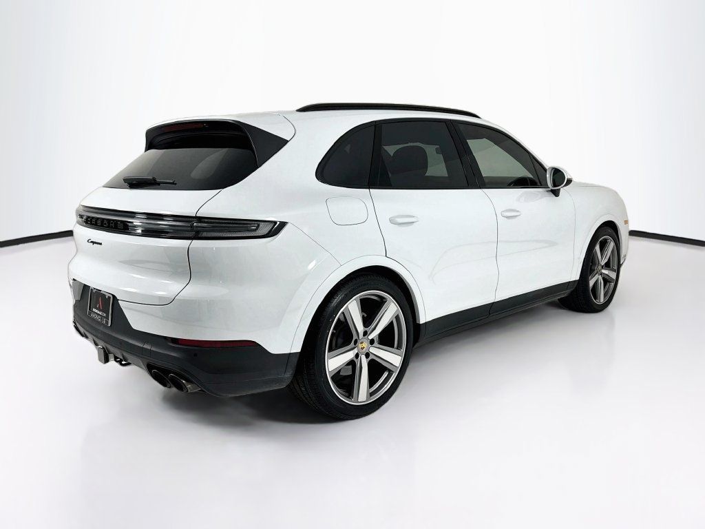 Certified 2024 Porsche Cayenne AWD/4WD image 9