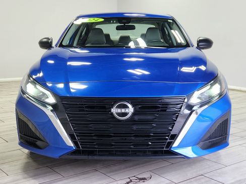 Used 2025 Nissan Altima 2.5 SV image 8