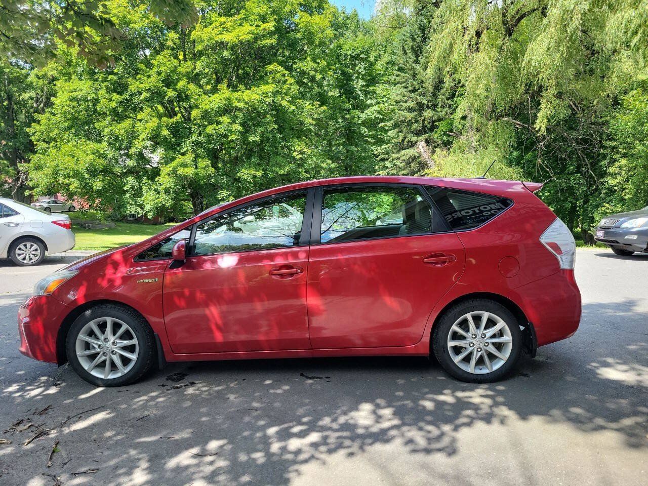 Used 2013 Toyota Prius V Five FWD image 1
