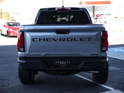 Used 2024 Chevrolet Colorado ZR2 w/ ZR2 Convenience Package III image 11