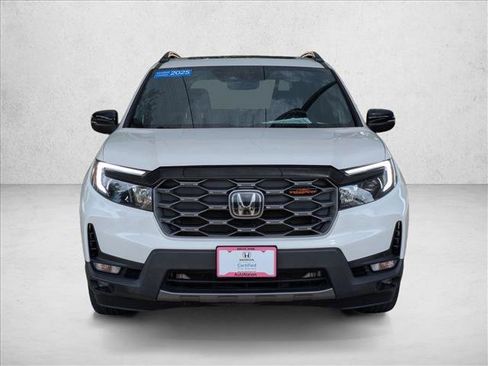 Certified 2023 Honda Passport TrailSport image 2