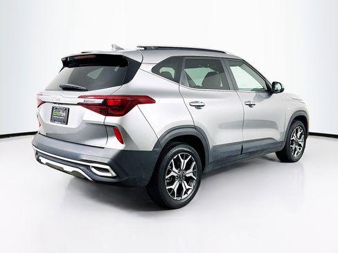 Used 2023 Kia Seltos EX image 9