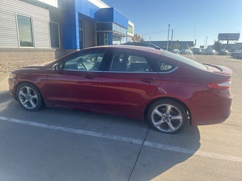 Used 2016 Ford Fusion SE w/ Equipment Group 201A image 2