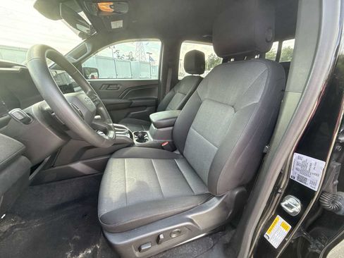 Used 2023 Chevrolet Colorado Trail Boss w/ Technology Package AWD/4WD image 18