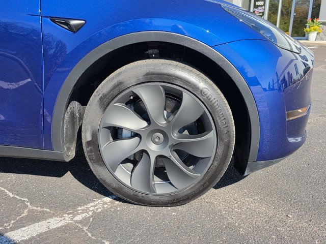 Used 2025 Tesla Model Y Long Range AWD/4WD image 5