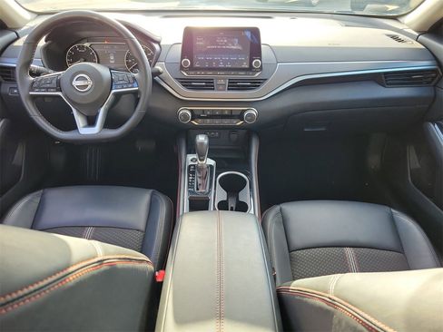 Used 2025 Nissan Altima 2.5 SR image 12