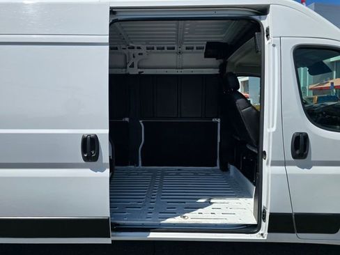 Used 2023 RAM ProMaster 2500 FWD image 23