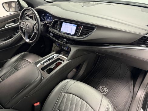 Used 2024 Buick Enclave Avenir w/ Avenir Technology Package image 23