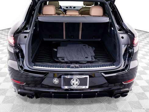Certified 2023 Porsche Cayenne GTS AWD/4WD image 30