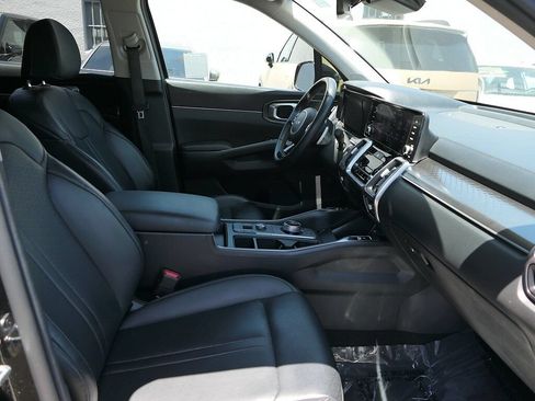 Used 2023 Kia Sorento EX FWD image 29