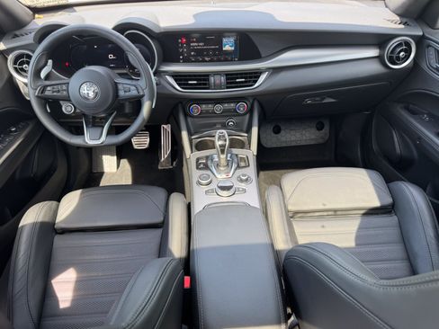 Used 2025 Alfa Romeo Stelvio Sprint w/ Veloce Package AWD/4WD image 27