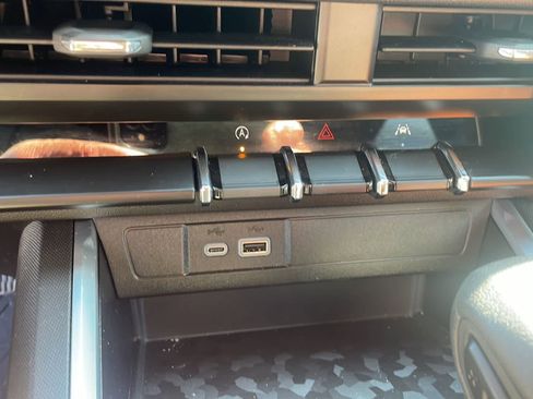 Used 2024 Chevrolet Colorado Trail Boss w/ Technology Package image 14