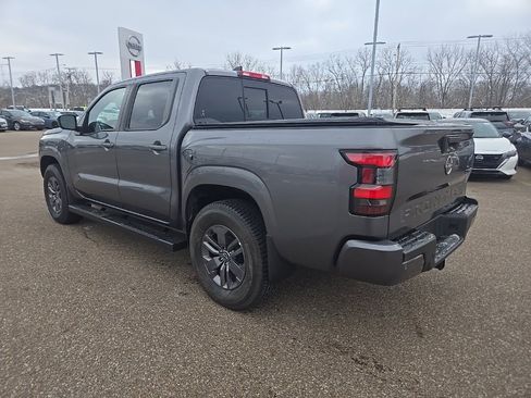 Used 2022 Nissan Frontier SV w/ Technology Package image 4