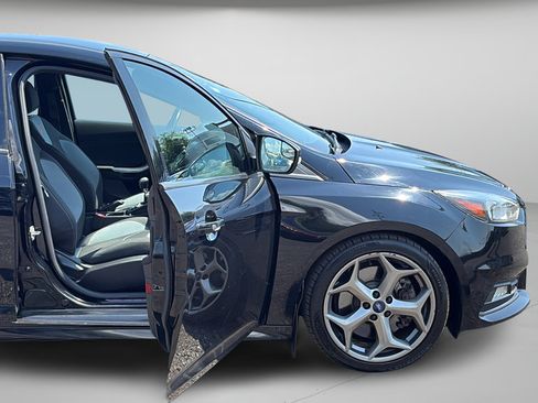 Used 2018 Ford Focus ST FWD image 24