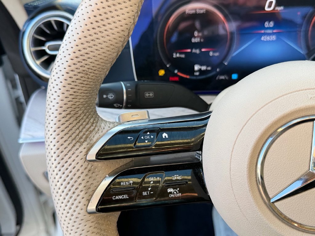Used 2023 Mercedes-Benz E 450 4MATIC Cabriolet image 19