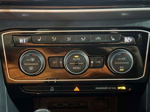 Used 2020 Volkswagen Atlas Cross Sport SEL image 19